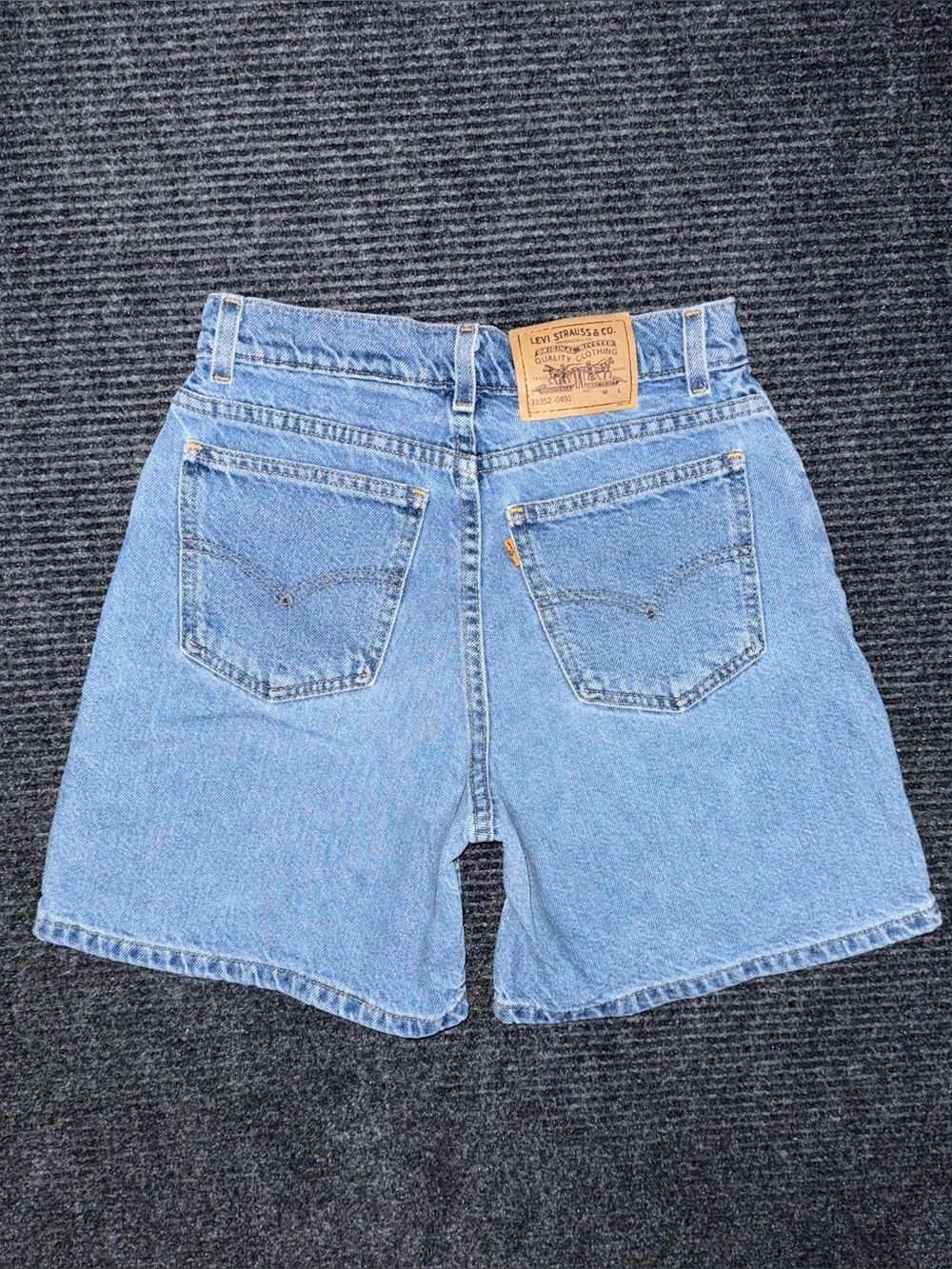 Vintage 90s Levi’s Relaxed Fit Orange Tab Denim Shorts Sz 25 High Rise Jorts